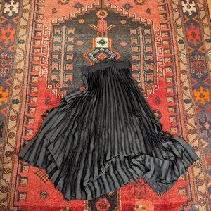 DR2 frilly black pleated black Maxi skirt, elastic waist, XS